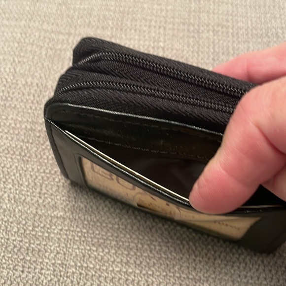 Buxton Black Leather Wallet with ID Window Accordion Credit Card & Coin Area - Picture 10 of 11